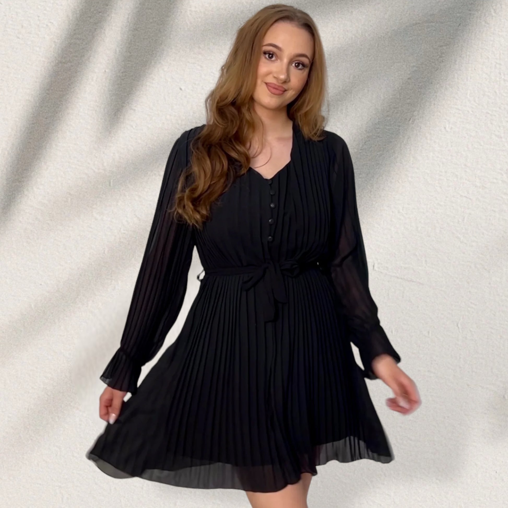 Plissiertes Kleid mit Gürtel Pinterest Kleid