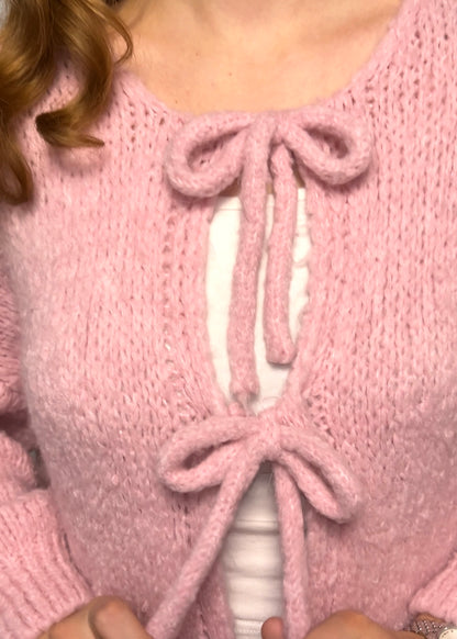 Strickjacke mit schleifen 