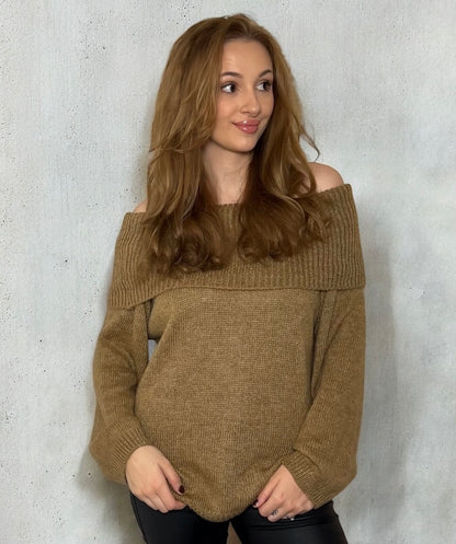 Off shoulder Pullover “Belle”, camel