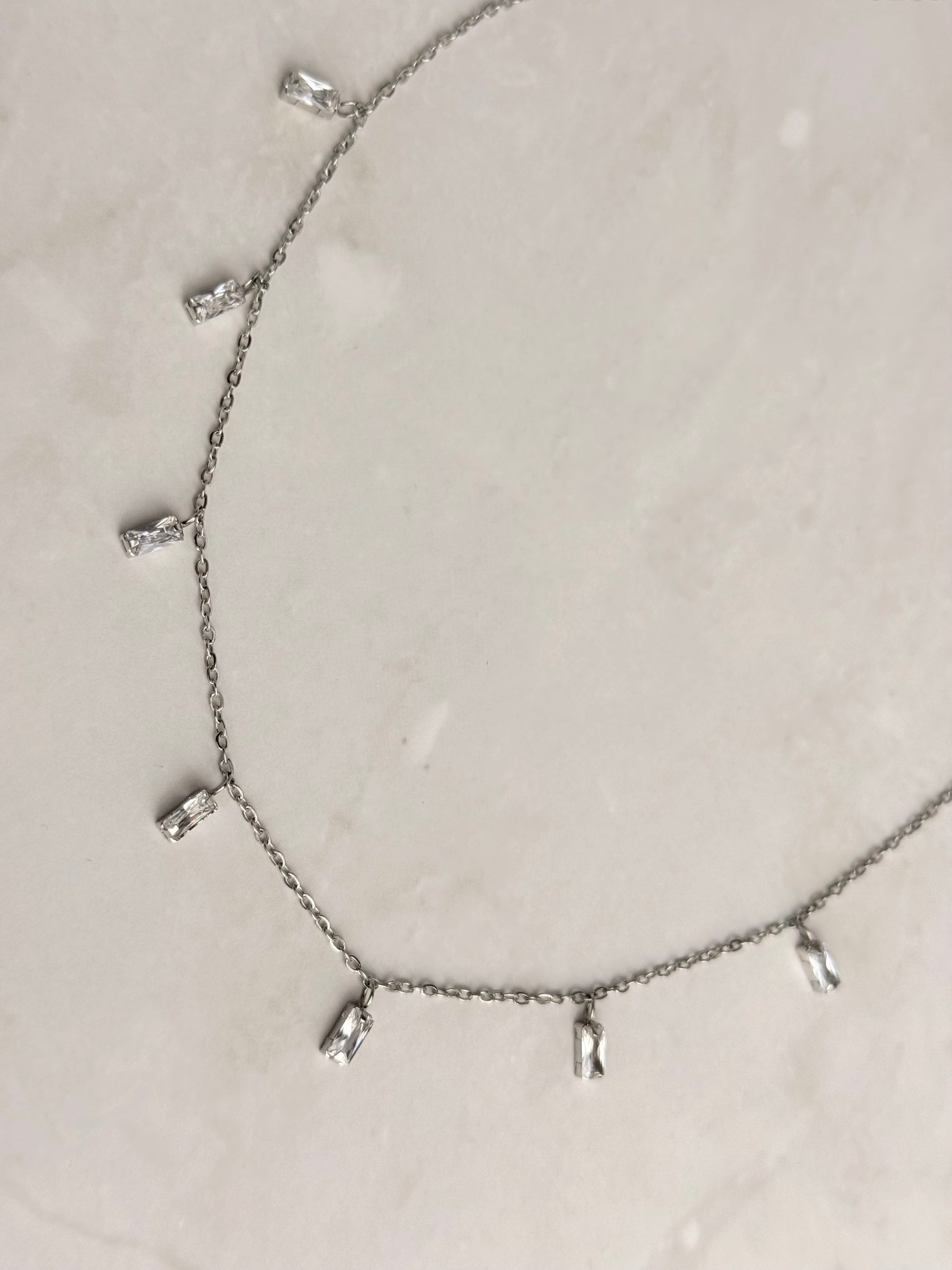 Everlasting Baguette Dangle Kette 14K vergoldet