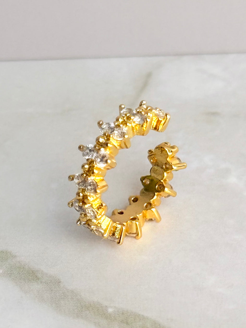 Naomi Pave Earcuff 14K vergoldet, versch. Farben