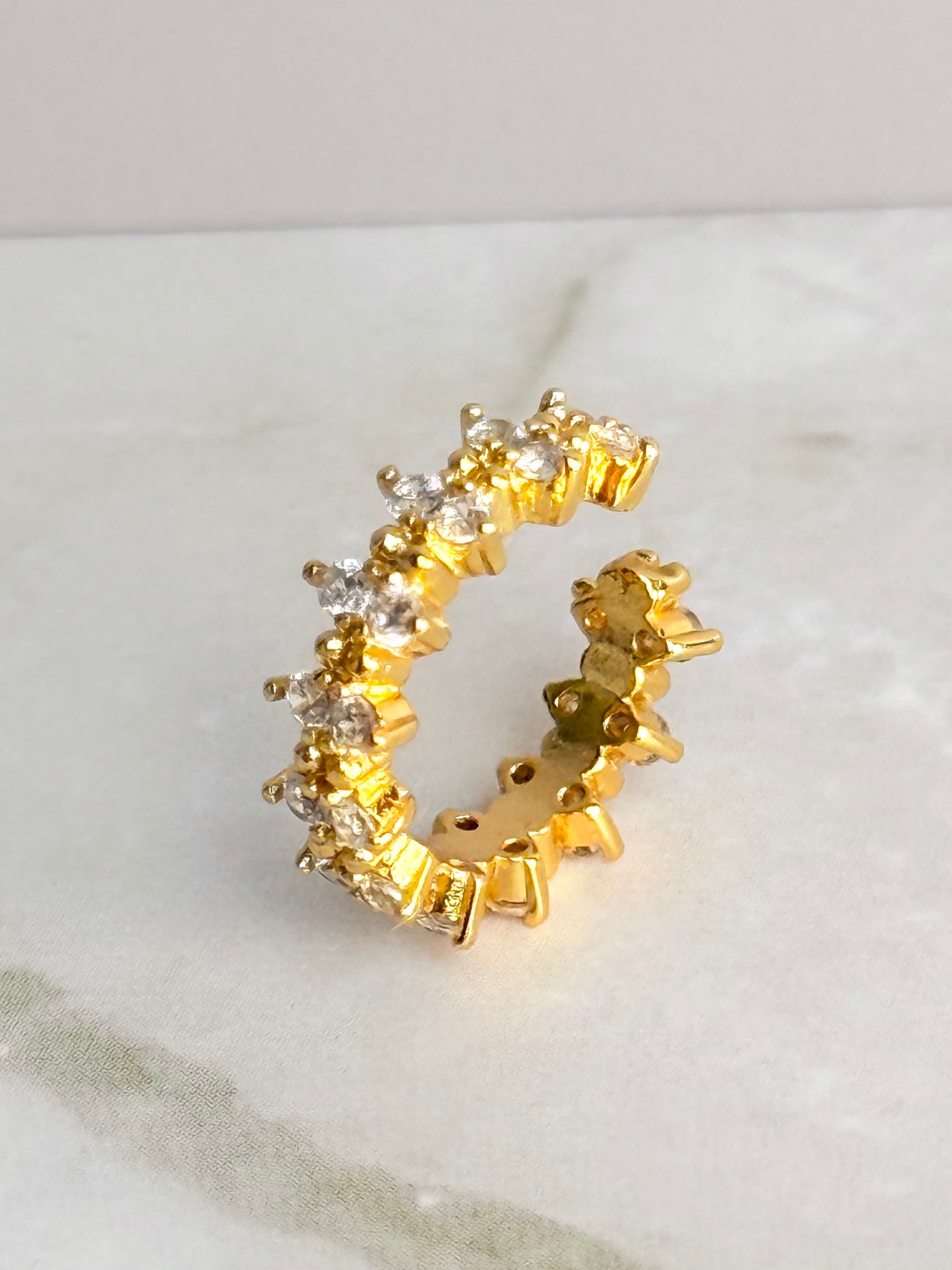 Naomi Pave Earcuff 14K vergoldet, versch. Farben