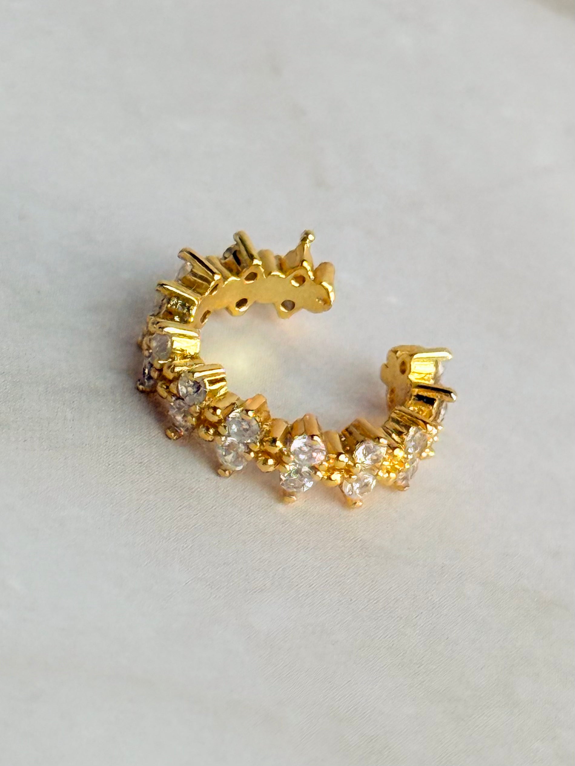Naomi Pave Earcuff 14K vergoldet, versch. Farben
